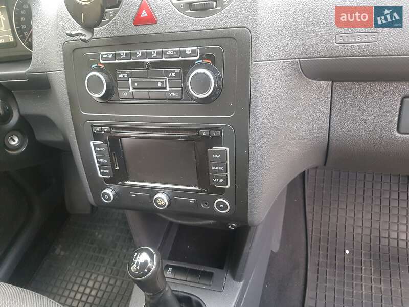 Мінівен Volkswagen Caddy 2014 в Житомирі