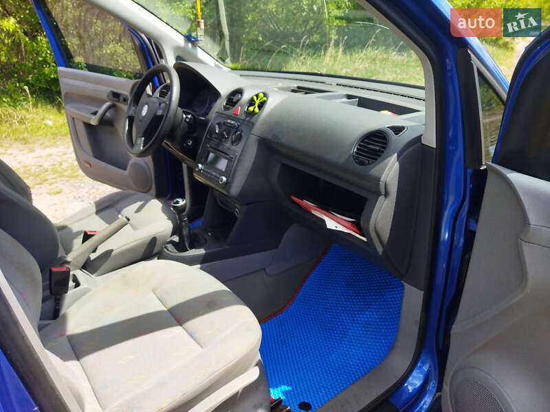 Минивэн Volkswagen Caddy 2006 в Олевске