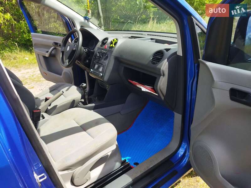 Минивэн Volkswagen Caddy 2006 в Олевске