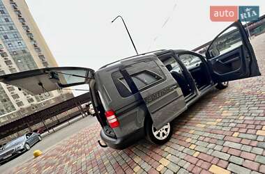 Мінівен Volkswagen Caddy 2011 в 