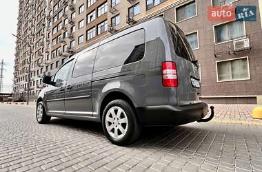 Мінівен Volkswagen Caddy 2011 в 