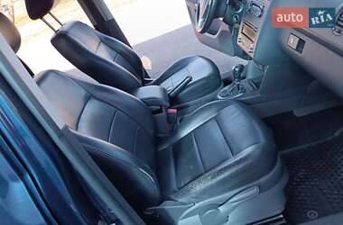 Мінівен Volkswagen Caddy 2011 в 