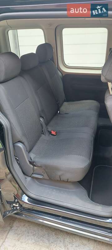 Минивэн Volkswagen Caddy 2015 в Киеве