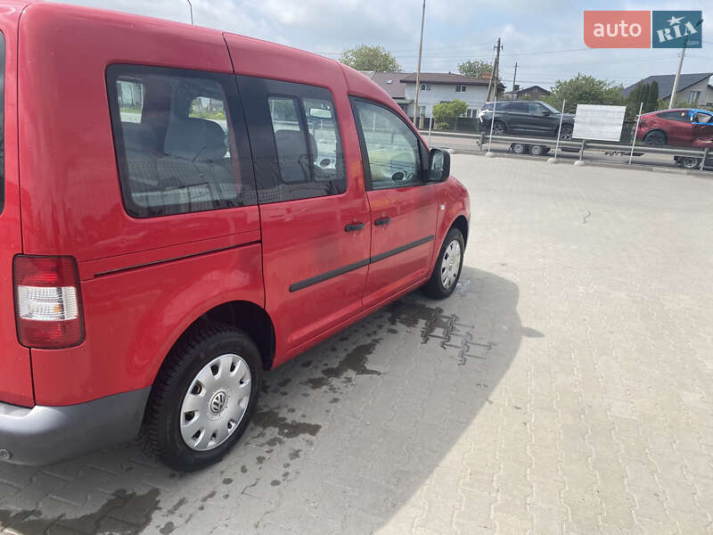 Минивэн Volkswagen Caddy 2009 в Нововолынске