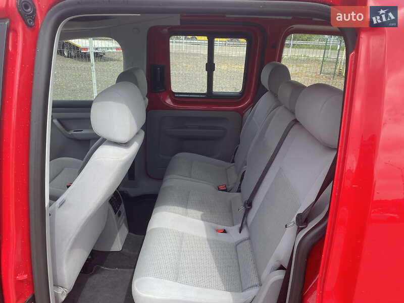 Минивэн Volkswagen Caddy 2009 в Нововолынске