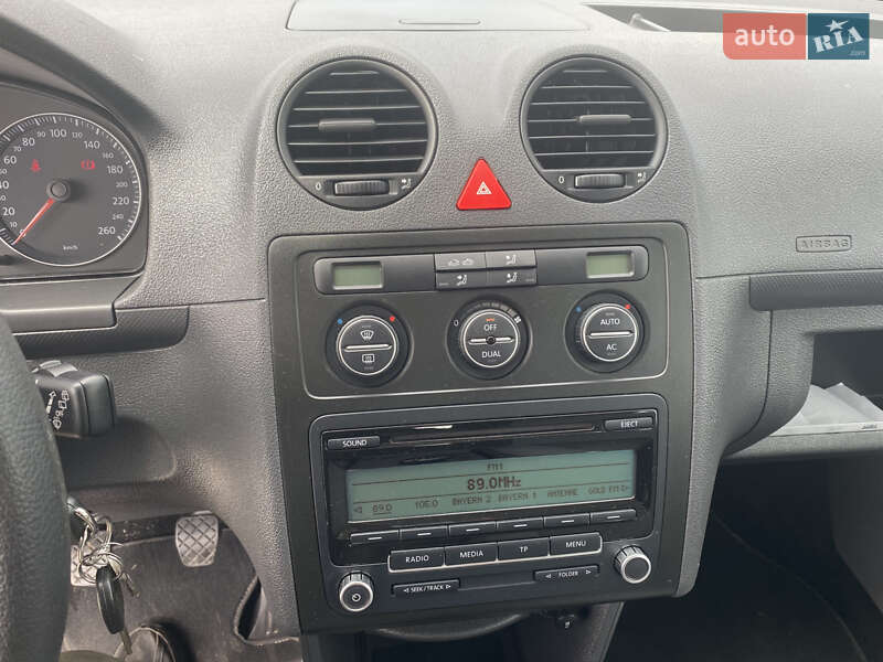 Минивэн Volkswagen Caddy 2009 в Нововолынске