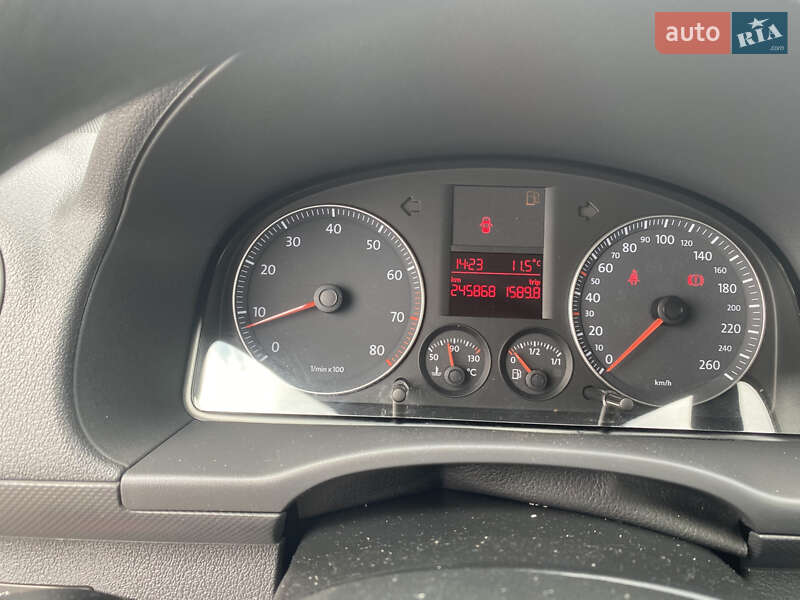 Минивэн Volkswagen Caddy 2009 в Нововолынске