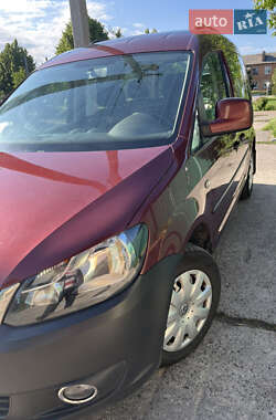 Универсал Volkswagen Caddy 2012 в Долинской