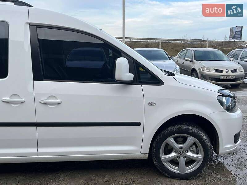 Мінівен Volkswagen Caddy 2015 в Львові