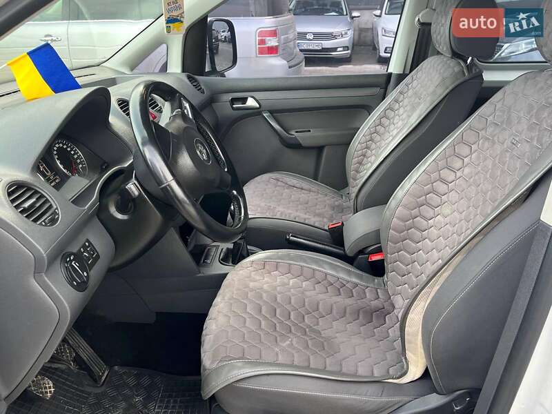 Мінівен Volkswagen Caddy 2015 в Львові