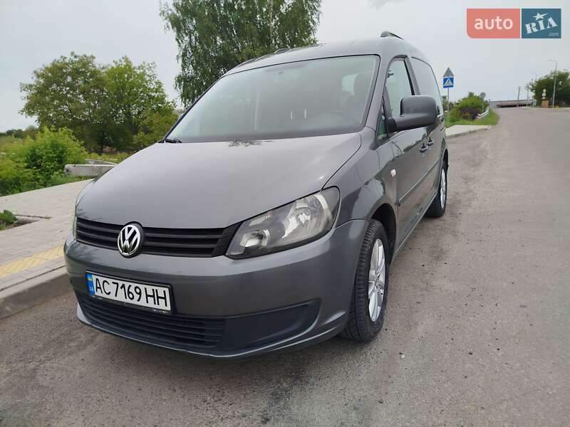 Мінівен Volkswagen Caddy 2013 в Нововолинську