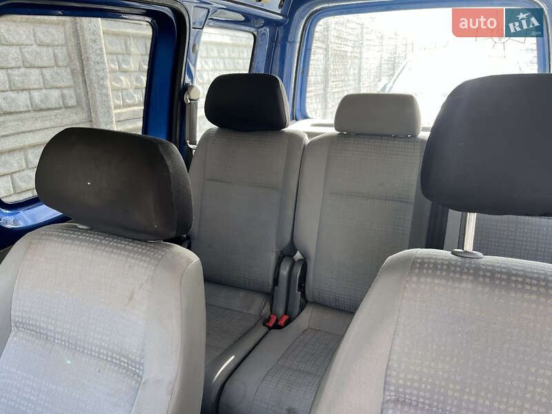 Минивэн Volkswagen Caddy 2006 в Киеве