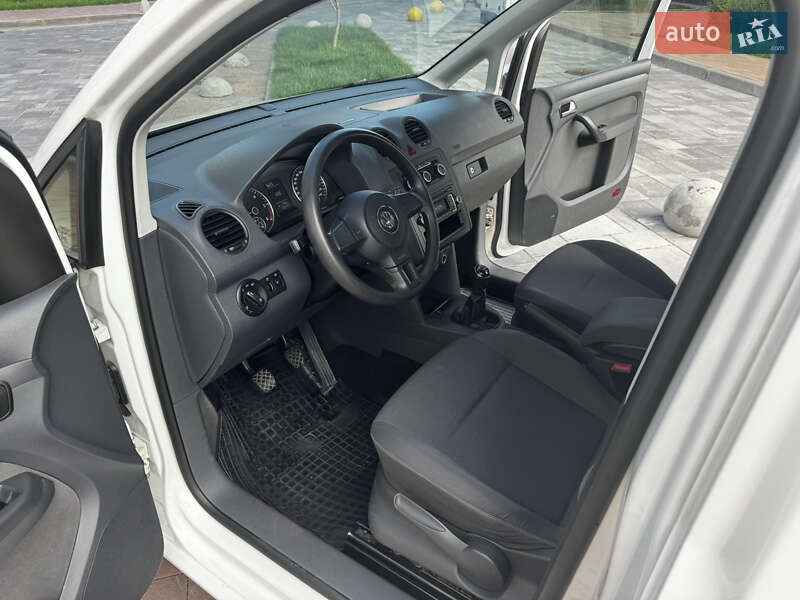 Минивэн Volkswagen Caddy 2013 в Киеве