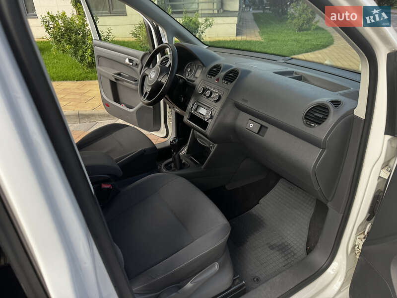 Минивэн Volkswagen Caddy 2013 в Киеве