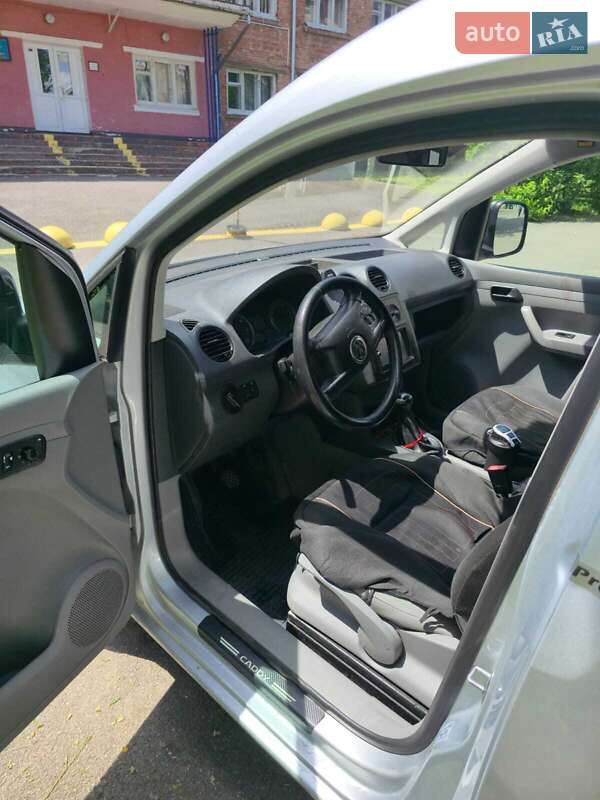 Минивэн Volkswagen Caddy 2005 в Черновцах