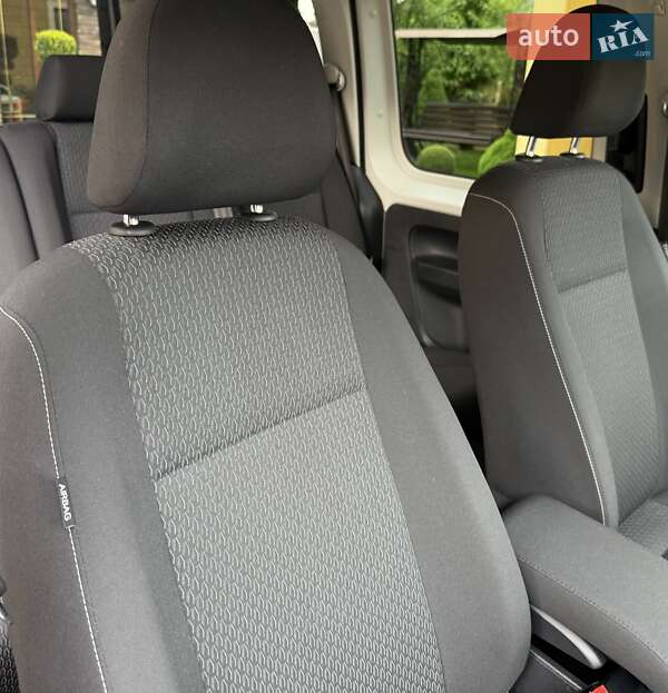 Минивэн Volkswagen Caddy 2017 в Львове