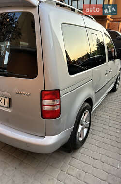 Мінівен Volkswagen Caddy 2011 в 
