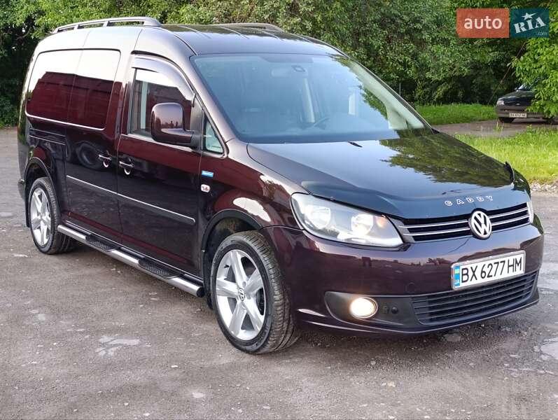 Минивэн Volkswagen Caddy 2011 в Теофиполе