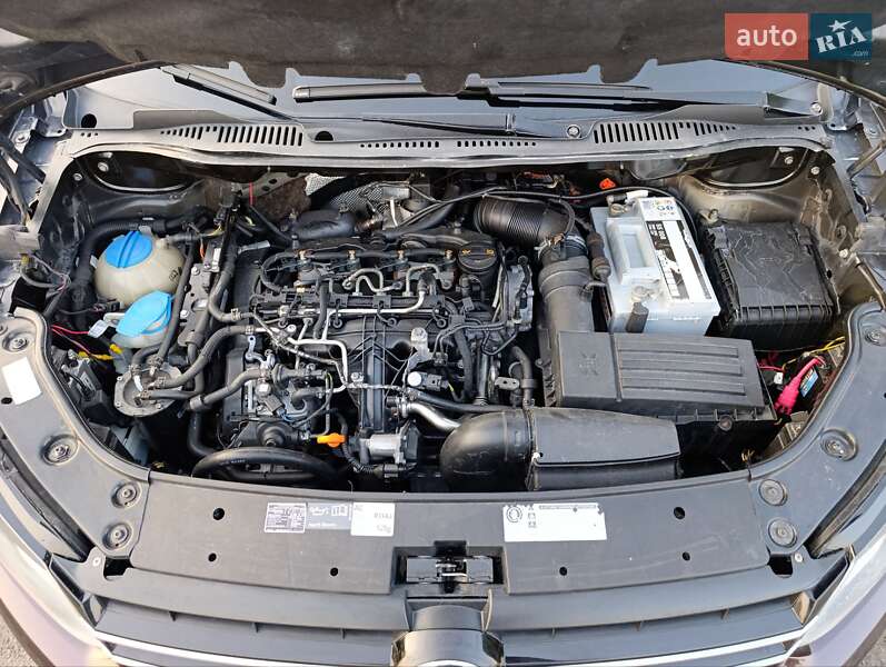 Минивэн Volkswagen Caddy 2011 в Теофиполе