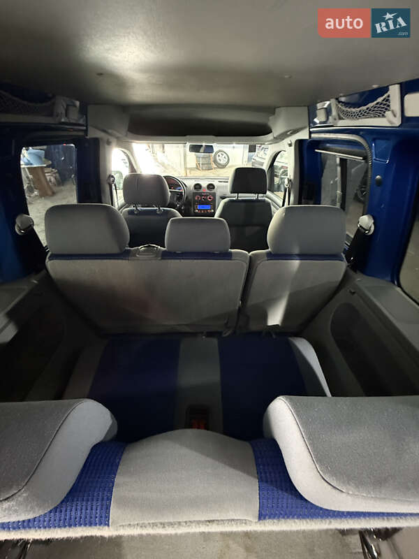 Минивэн Volkswagen Caddy 2006 в Кременце
