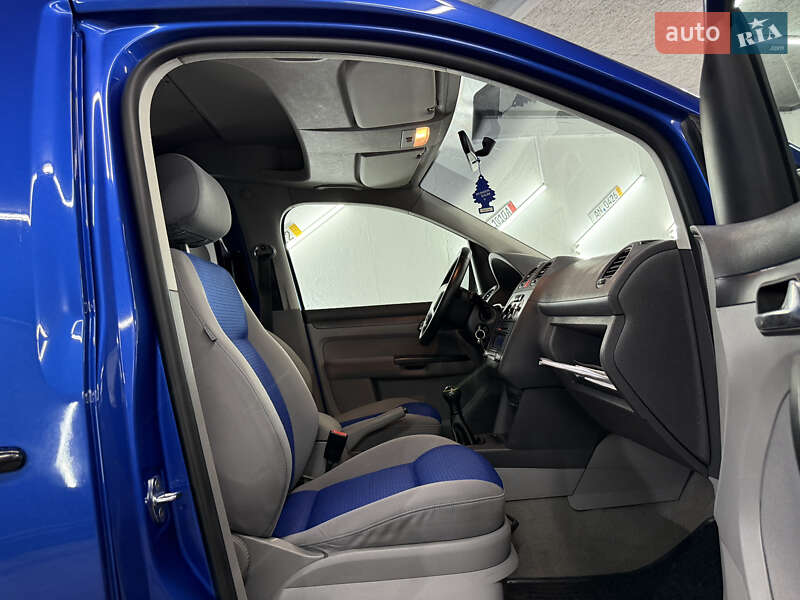 Минивэн Volkswagen Caddy 2006 в Кременце