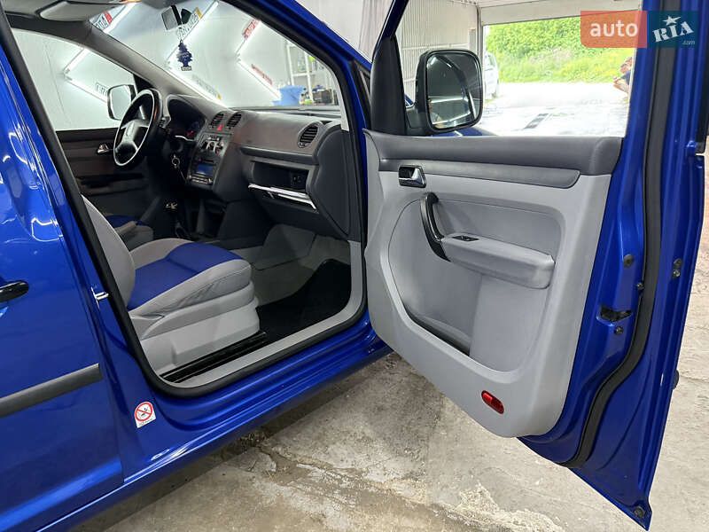 Минивэн Volkswagen Caddy 2006 в Кременце