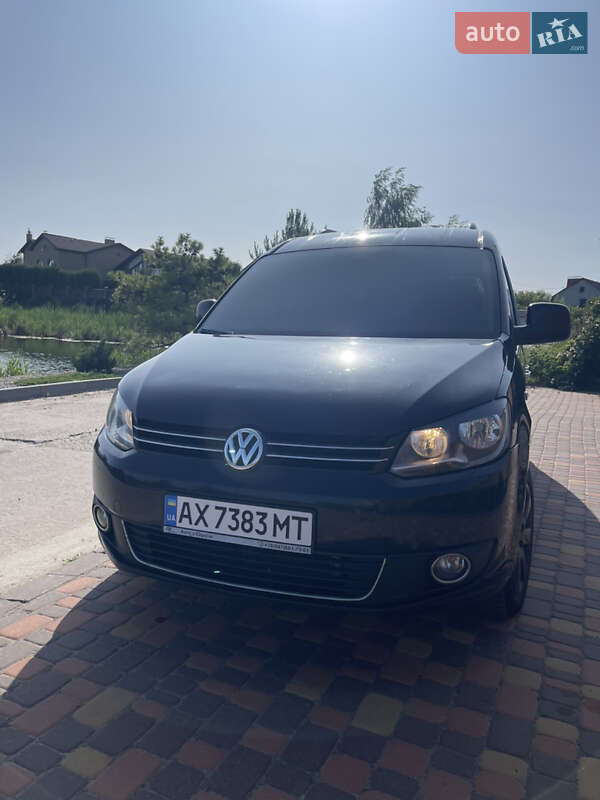 Минивэн Volkswagen Caddy 2012 в 