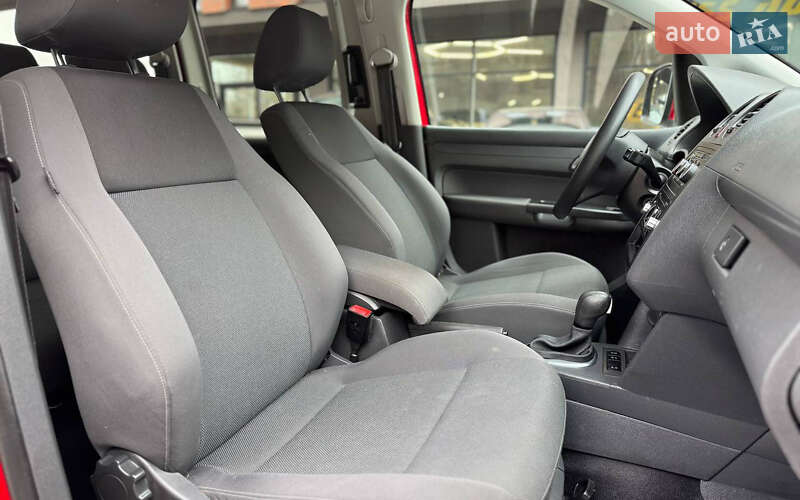 Минивэн Volkswagen Caddy 2014 в Черновцах