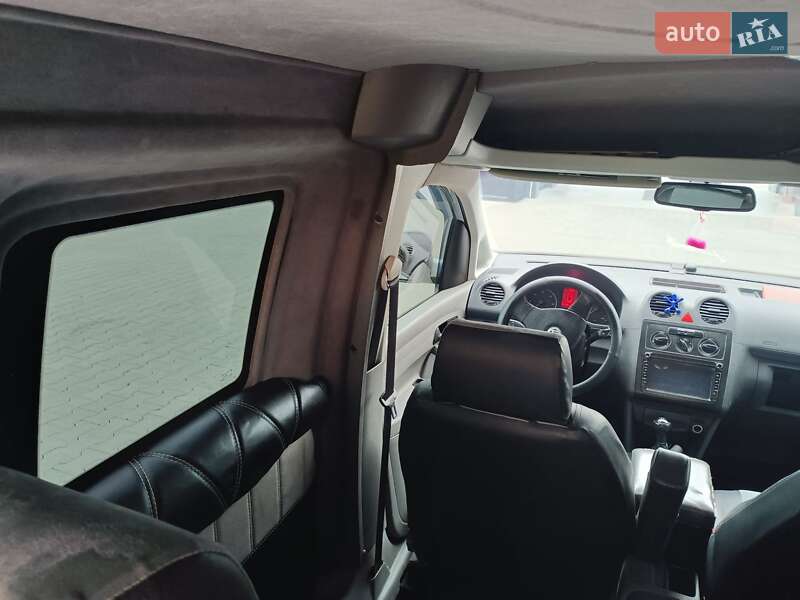 Минивэн Volkswagen Caddy 2010 в Черновцах