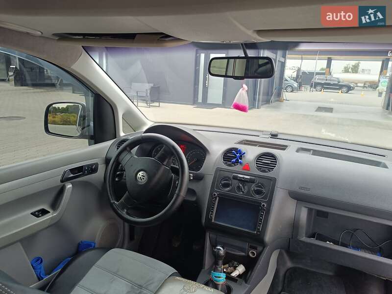 Минивэн Volkswagen Caddy 2010 в Черновцах