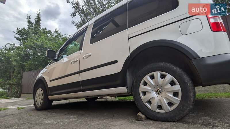 Мінівен Volkswagen Caddy 2013 в Ківерцях