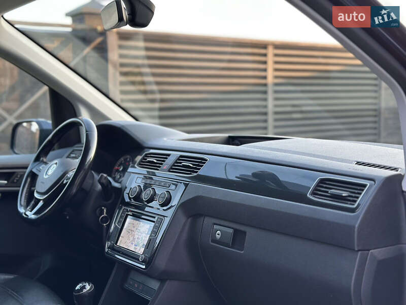 Мінівен Volkswagen Caddy 2015 в Луцьку
