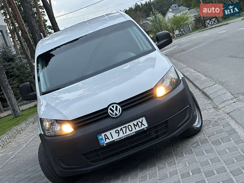 Грузовой фургон Volkswagen Caddy 2013 в Киеве