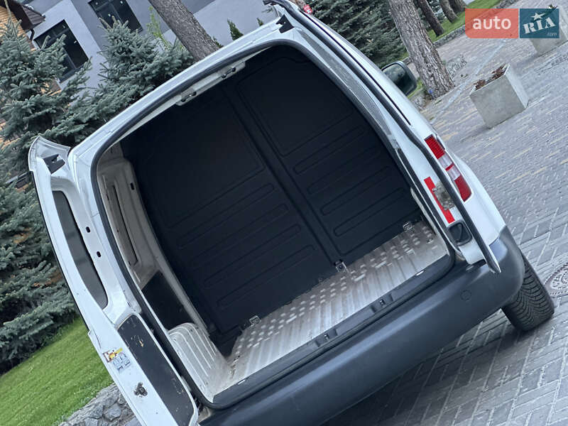 Грузовой фургон Volkswagen Caddy 2013 в Киеве