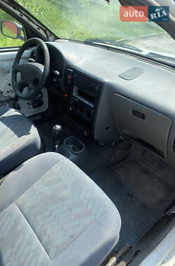 Грузовой фургон Volkswagen Caddy 2003 в 