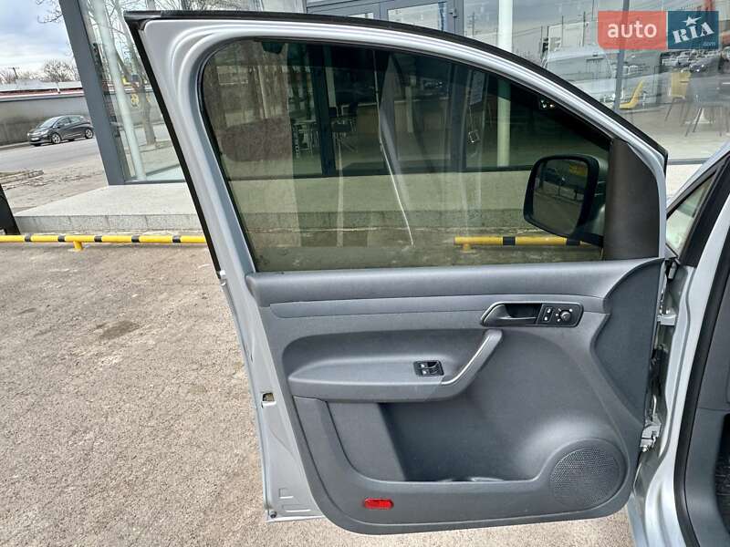 Грузовой фургон Volkswagen Caddy 2016 в Одессе