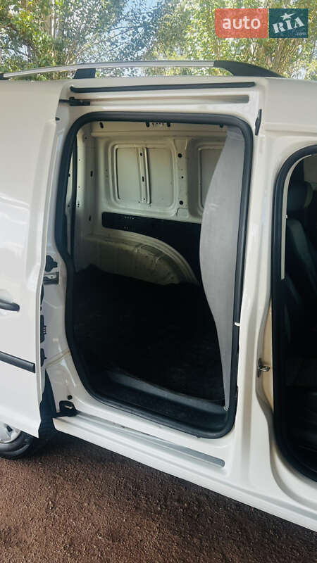 Грузопассажирский фургон Volkswagen Caddy 2011 в Кривом Роге