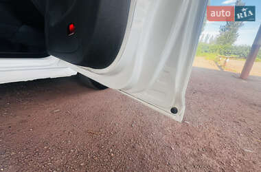 Грузопассажирский фургон Volkswagen Caddy 2011 в 