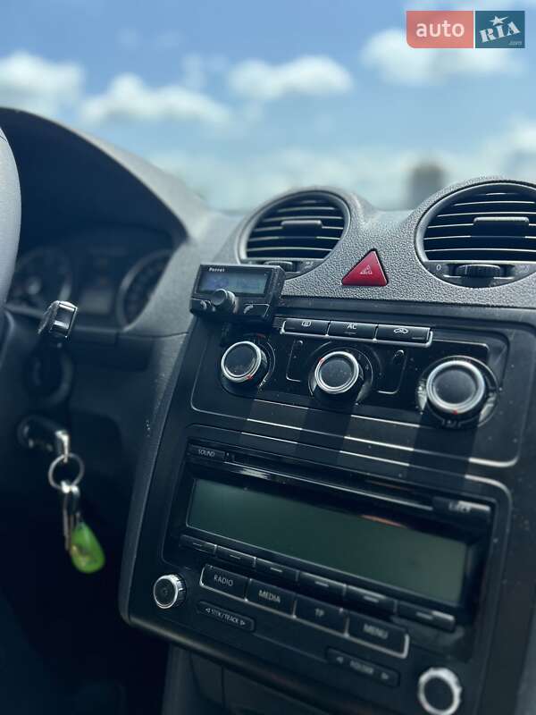 Мінівен Volkswagen Caddy 2012 в Києві
