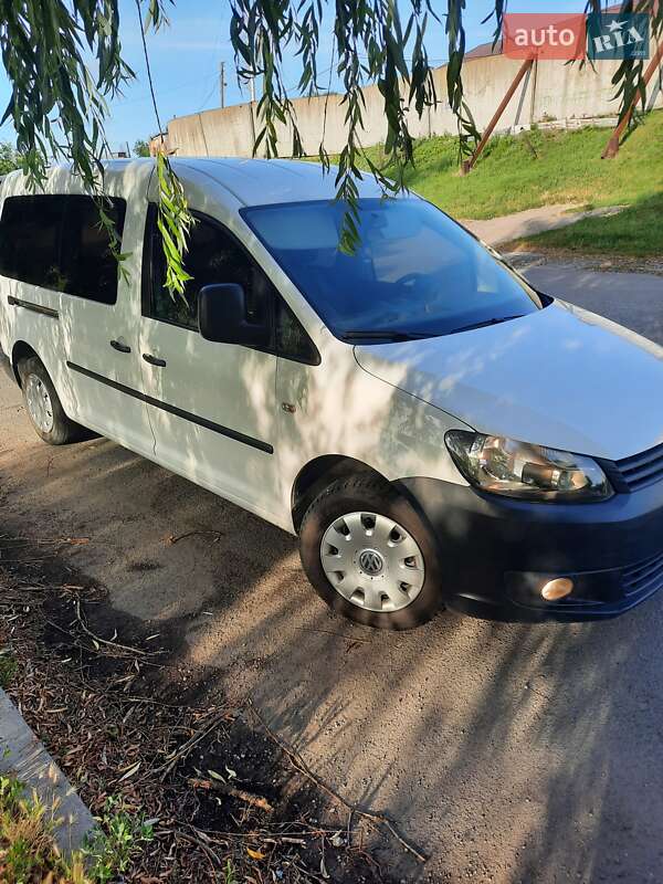 Volkswagen Caddy 2011