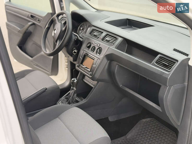 Вантажний фургон Volkswagen Caddy 2015 в Теребовлі