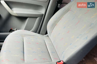 Грузопассажирский фургон Volkswagen Caddy 2004 в 