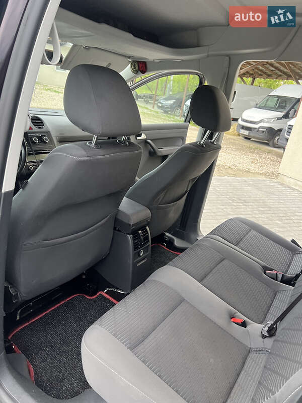 Минивэн Volkswagen Caddy 2010 в Львове
