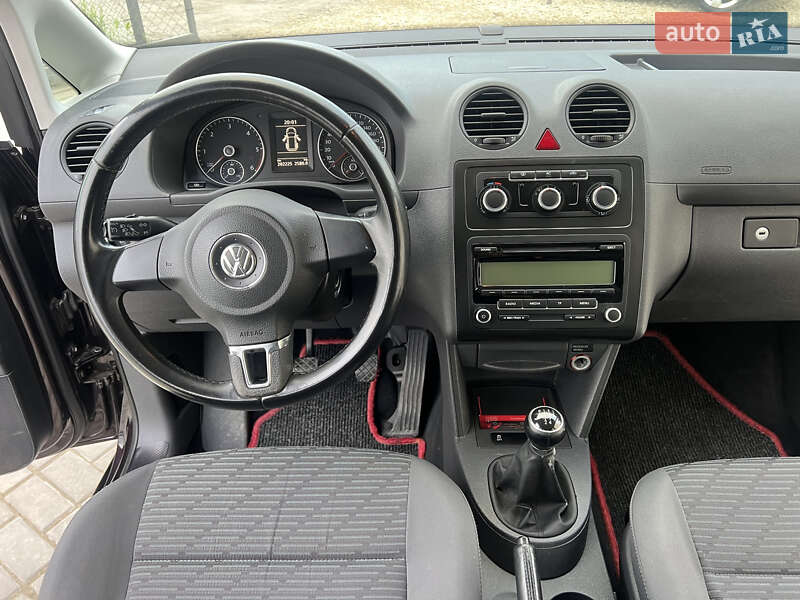Минивэн Volkswagen Caddy 2010 в Львове