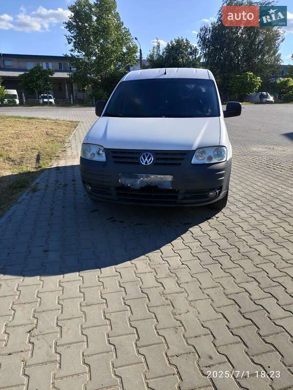 Минивэн Volkswagen Caddy 2005 в Кицмани