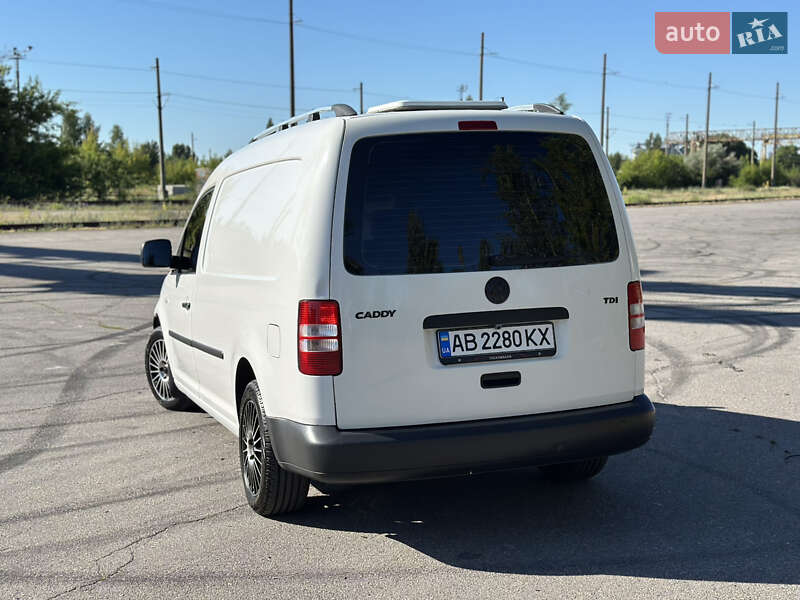 Грузовой фургон Volkswagen Caddy 2011 в Виннице