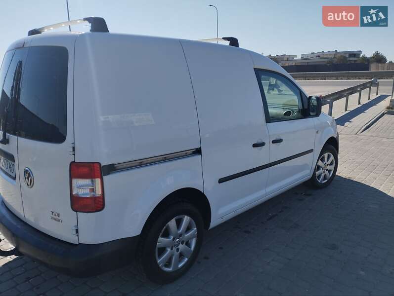 Грузовой фургон Volkswagen Caddy 2013 в Львове
