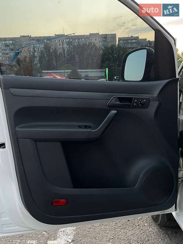 Минивэн Volkswagen Caddy 2013 в Одессе