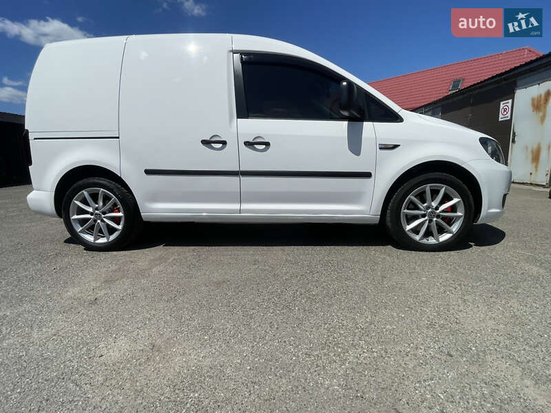 Грузовой фургон Volkswagen Caddy 2013 в Киеве