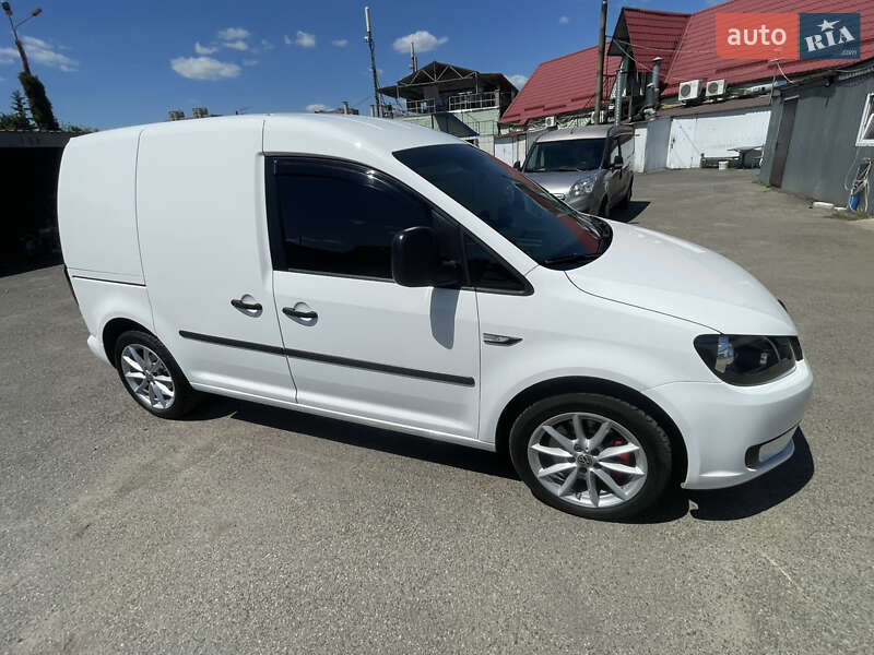 Грузовой фургон Volkswagen Caddy 2013 в Киеве